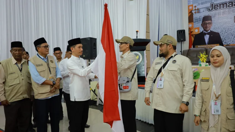 Bupati Aceh Barat Lepas Jamaah Calon Haji Kloter Ketiga