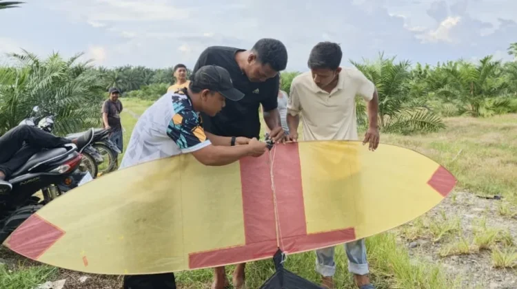 Lomba Layangan Meriahkan Suasana Kampung, Warga Antusias Ikut Berpartisipasi