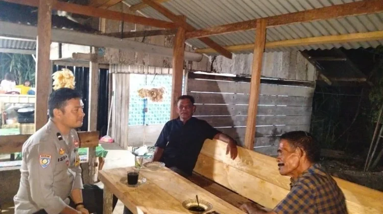 Bhabinkamtibmas Polres Abdya Patroli dan Pesan Kamtibmas ke Masyarakat