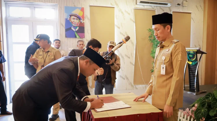 Bupati Tarmizi lantik direktur Pakat beusare
