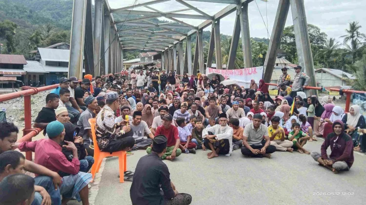 Masyarakat Gelar Aksi Unjuk Rasa Tolak Segala Jenis Ijin Pertambangan