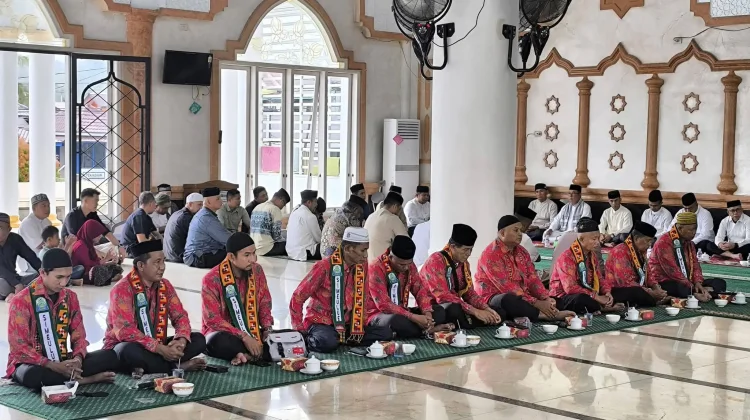 Bupati Simeulue Lepas 27 CJH Simeulue