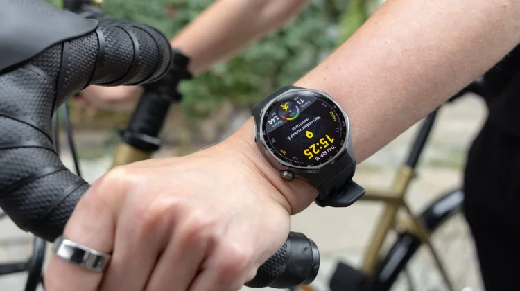 Teknologi Smartwatch Bantu Pantau Diabetes Lebih Praktis