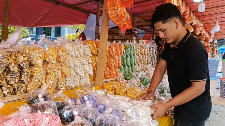 Pedagang Musiman Kue Lebaran Ramai di Meulaboh jelang Idul Adha