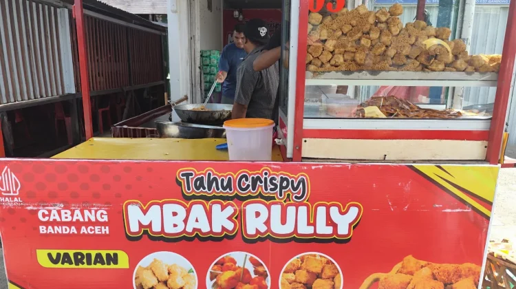 Kuliner Tahu Krispi Viral, Antrean Pembeli Sangat Padat