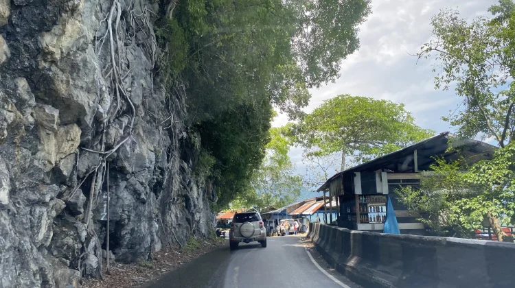 Tebing dan Laut Gurute, Kombinasi Alam yang Memukau