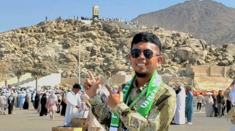 Mengetuk Pintu Langit: Kenapa Sih Kita Harus Berdoa, Apalagi saat Wukuf di Arafah?
