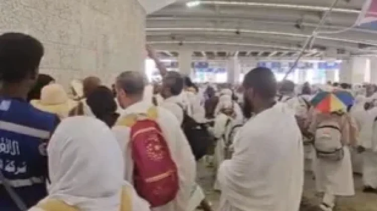 Jemaah Haji Aceh Barat Selesaikan Lempar Jumrah Aqabah
