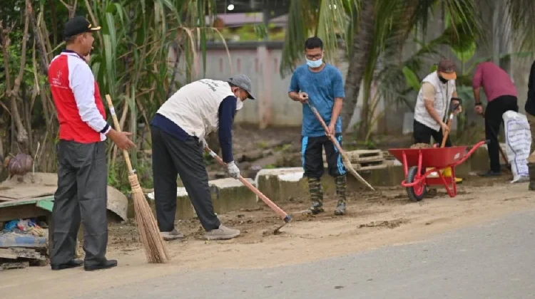 Cara Menumbuhkan Semangat Gotong Royong saat Bencana