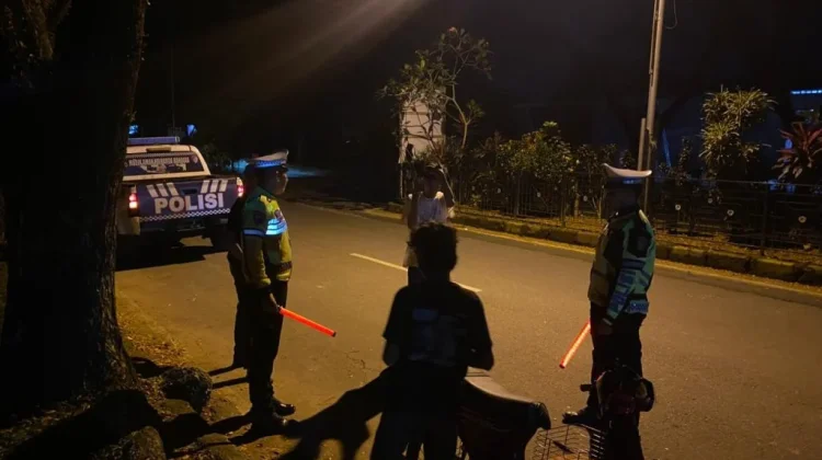 Personel Sat Lantas Polres Abdya Laksanakan Patroli Malam