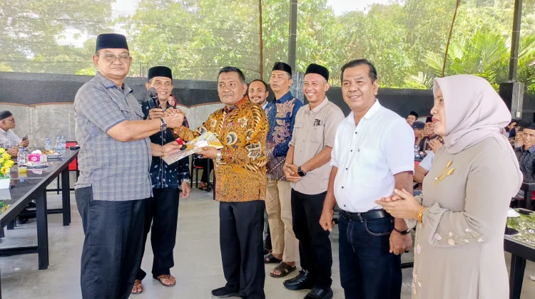 Anggota DPRA Kukuhkan Pengurus Paguyuban “Bumi Devayan Batu Berlayar Sao Lahan"