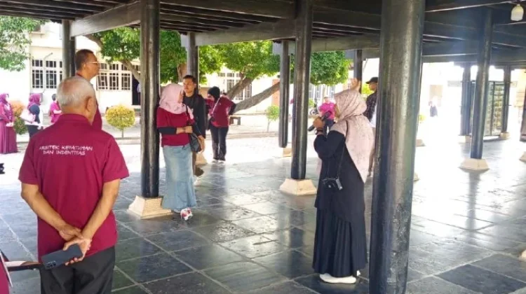 Peserta FKKA PTN-BH se Indonesia Kunjungi Museum Aceh