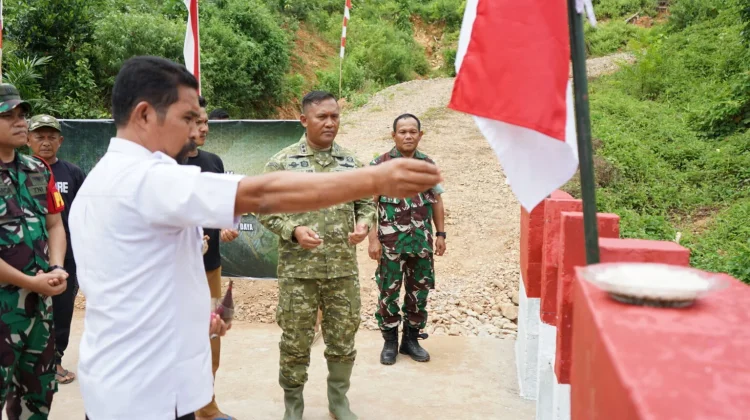 Dandim Abdya Resmikan Dua Jembatan Aramco di Kecamatan Jeumpa dan Tangan-Tangan