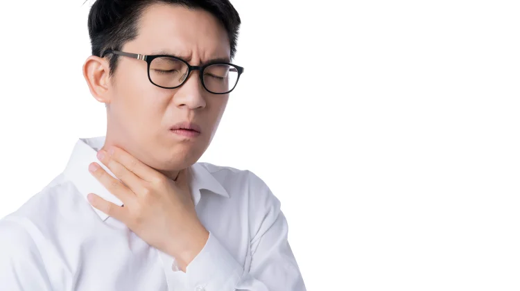 Cara Mengatasi Sakit Kerongkongan saat Cuaca Panas