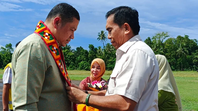 Forkopimda Simeulue Sabut Kepala BNN Aceh