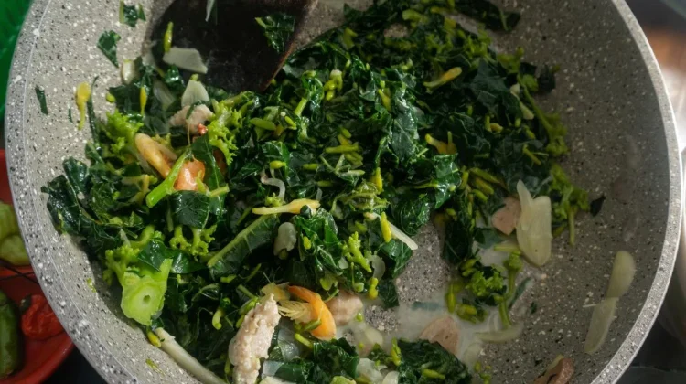 Cara Membuat Daun Pepaya Tidak Pahit, Mudah Dilakukan di Rumah