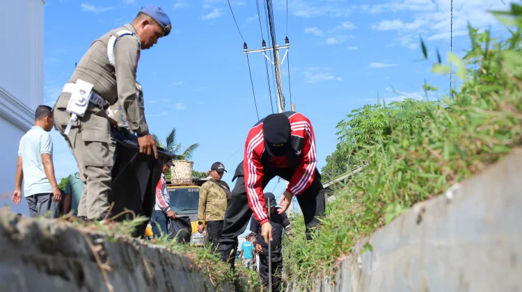 Pemkab Aceh Barat Gotong Royong Serentak