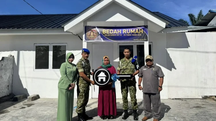 Denpom IM/2 Meulaboh Serahkan Rumah Hasil Bedah Rumah Peringati HUT POMAD ke-80