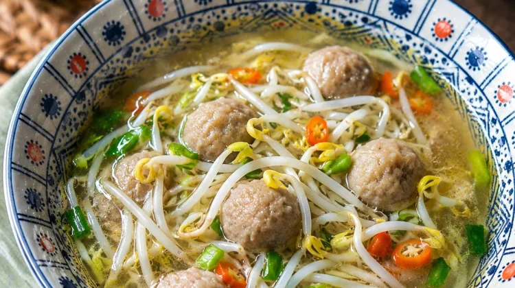 Segarnya Tauge Bakso Kuah, Menu Sederhana yang Cocok Menemani Cuaca Panas