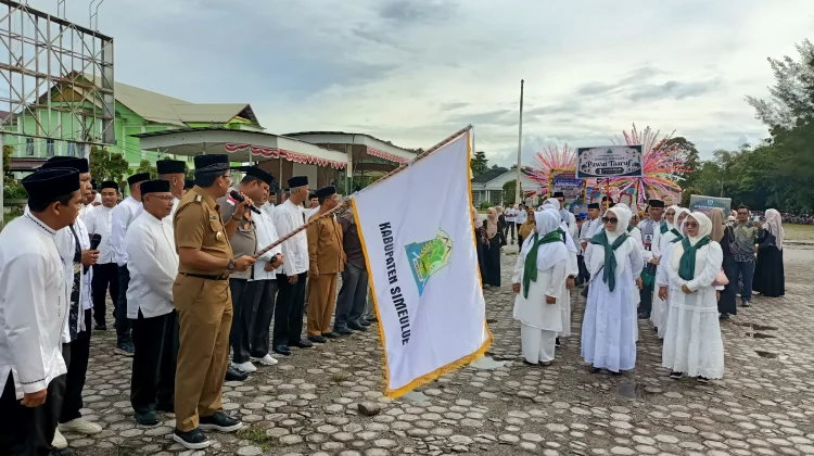 Bupati Simeulue Lepas Ribuan Peserta Pawai Tahun Baru Islam