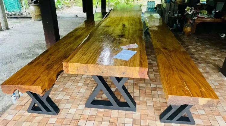 meja minimalis menjadi incaran  kolektor dan pehobi