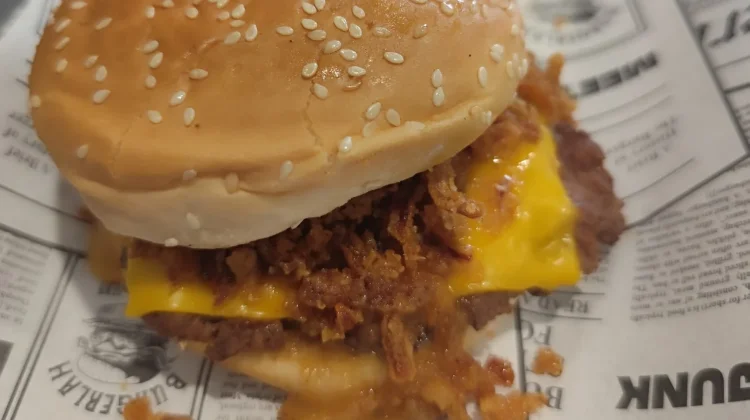 Praktis dan Enak, Fast Food Jadi Pilihan Utama Gen Z
