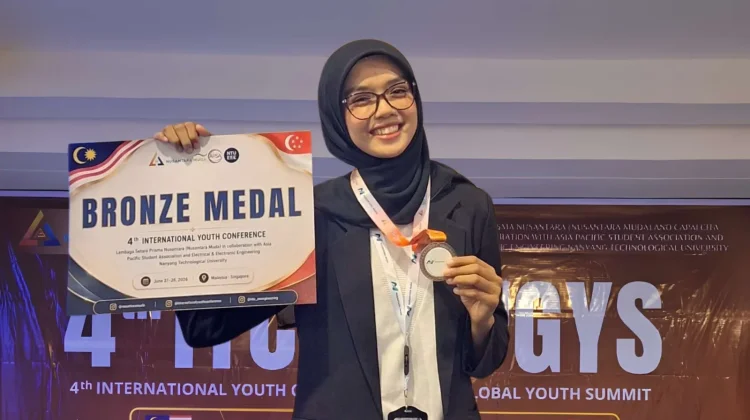 Mahasiswi Kesehatan Masyarakat UTU Raih Medali Perunggu di Ajang Internasional