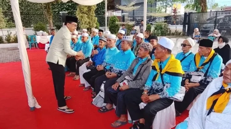 Pemkab Abdya Sambut Haru Kepulangan 92 Jamaah Haji di Pendopo