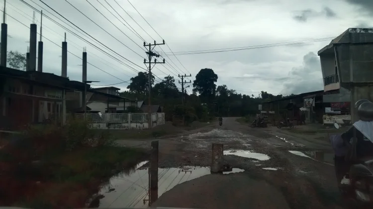 Jalan Meulaboh–Geumpang Rusak Parah, Warga Minta Penanganan Segera