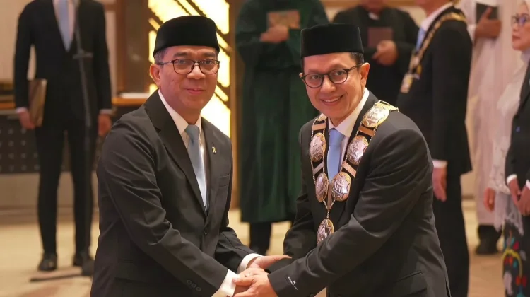Menteri Diktisaintek Lantik Prof Dr Nyak Amir Rektor UTU Periode 2026-2030