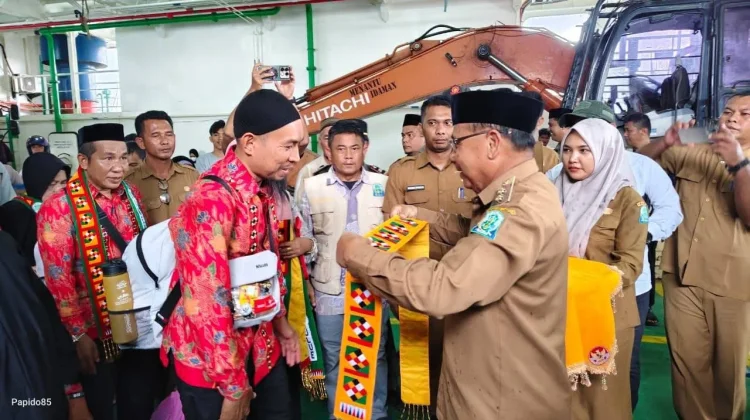 Wakil Bupati Simeulue Sambut Kepulangan 27 Jemaah Haji