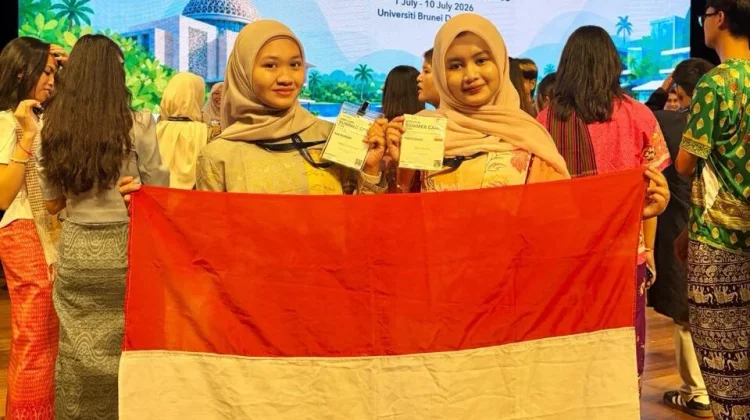 Dua Mahasiswi USK Bawa Misi Inovasi Kota Pesisir ke Brunei Darussalam