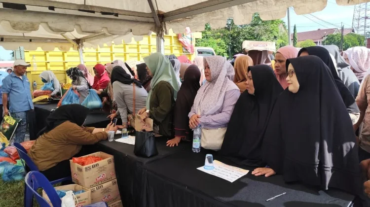 Pasar Tani Road Show Catat Omzet Hampir Rp200 Juta di Aceh Barat