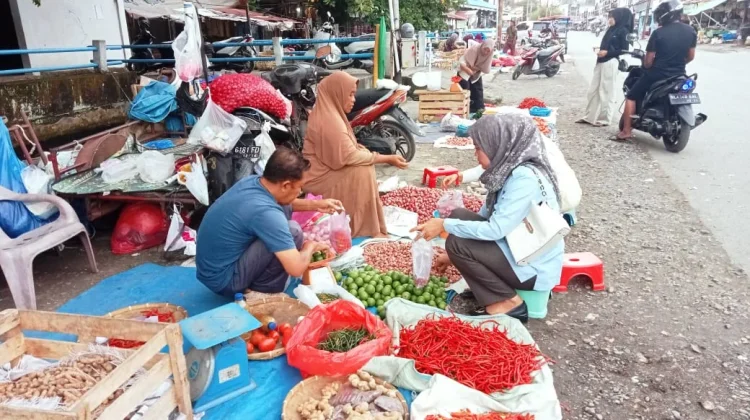 Belanja di Pedagang Kecil Hidupkan Asa Mereka