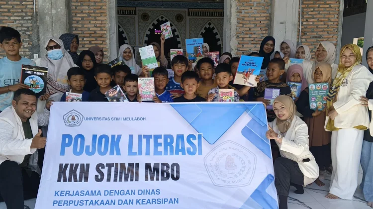Mahasiswa STIMI Buat Pojok Literasi Masyarakat di Desa Sawang Teubei
