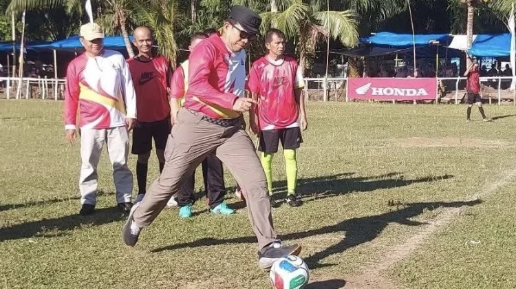 Bupati Simeulue Buka Turnamen Lauke Cup I Tekankan Sportivitas