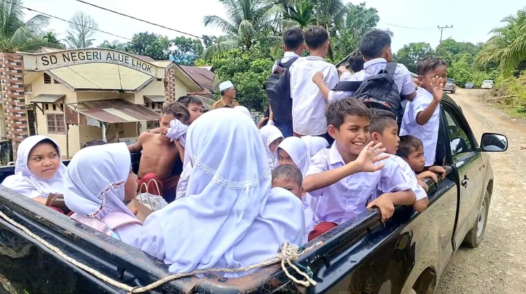 Ingat Siswa Aceh Barat Nyebrang Sungai untuk Sekolah, Begini Kondisinya Kini