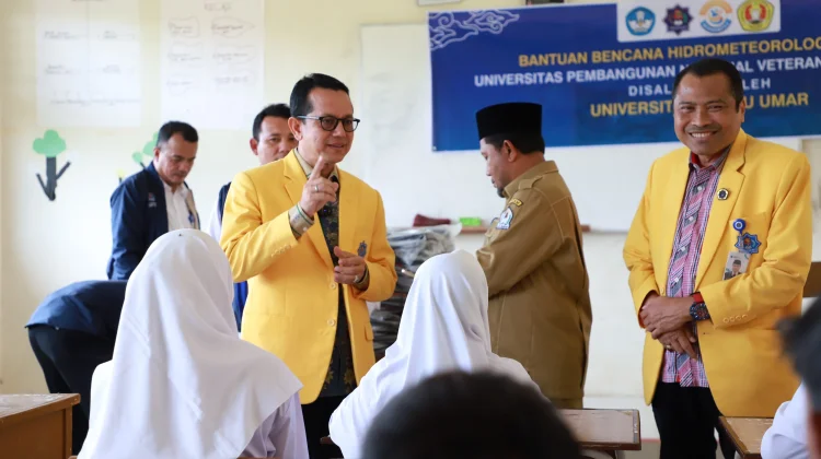 UTU salurkan bantuan perlengkapan sekolah dari UPN veteran Yogyakarta