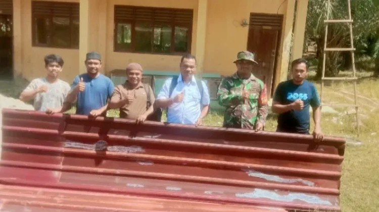 Material Seng Bekas SDN Bawan Diserahkan untuk Kegiatan Sosial Masyarakat