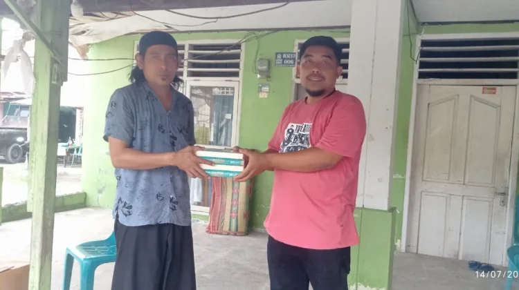 KMM Aceh Barat Salurkan Empat Paket Wakaf Al-Qur'an ke TPA dan Masjid