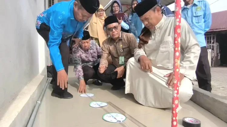 Kakankemenag Aceh Barat Pimpin Observasi Penentuan Arah Kiblat