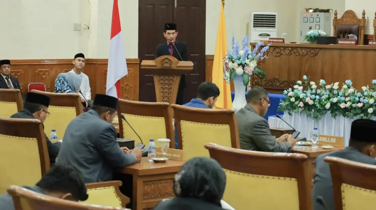 Bupati Tarmizi Hadiri Penutupan Rapat DPRK