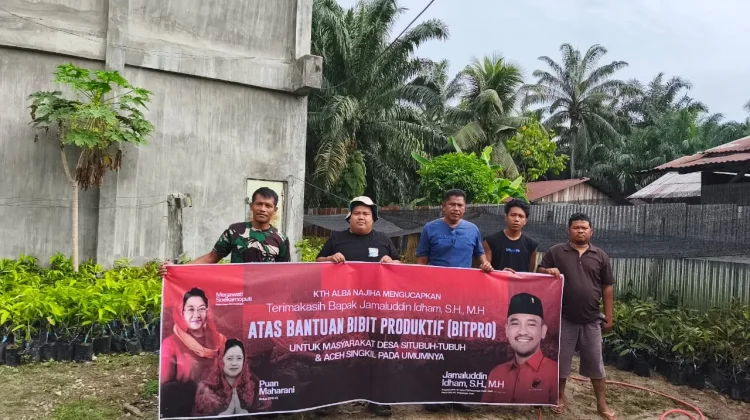 Jamaluddin Idham Salurkan 7.500 Bibit Produktif untuk Petani Aceh
