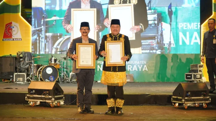 Bupati TRK Terima Sertifikat Kekayaan Intelektual