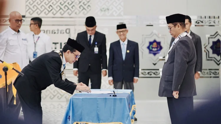 Rektor UTU Lantik Wakil Rektor dan Wakil Dekan Baru Perkuat Tata Kelola Kampus