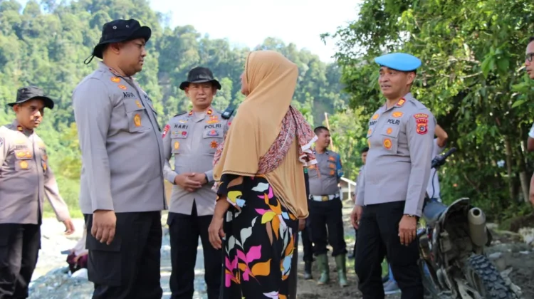 Kapolres Aceh Barat Berkantor Sehari di Sikundo
