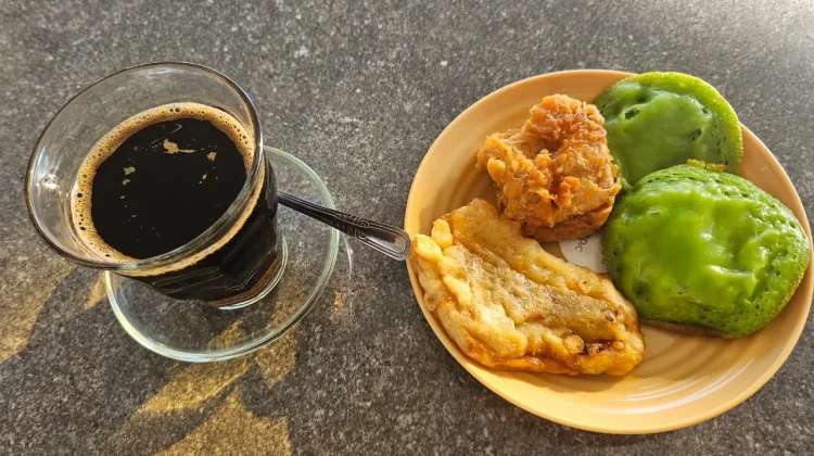 Anti Ngantuk Segelas Kopi Siap Menemani Kerja Seharian