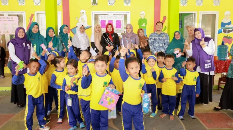 Ketua PKK Aceh Barat Menghadiri Hari Anak ke 42 di Nurul Falah Meulaboh