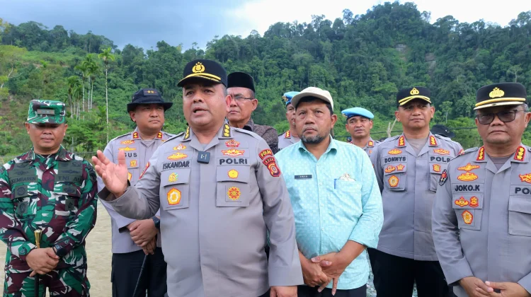 Kapolri Bangun Jembatan Sikundo, Irwasda Polda Aceh Tinjau Lokasi