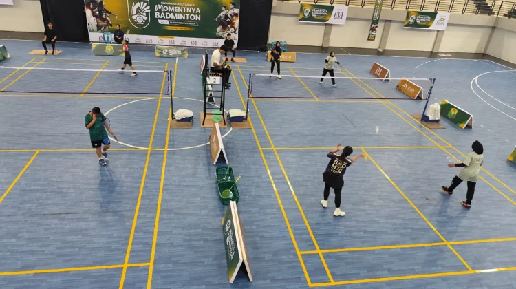 Penonton Antusias Saksikan Laga Sengit Momentnya Badminton Vol. 3